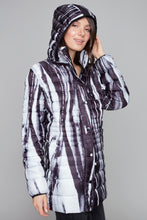 Load image into Gallery viewer, Breezy Black &amp; White zip-up puffer jacket
