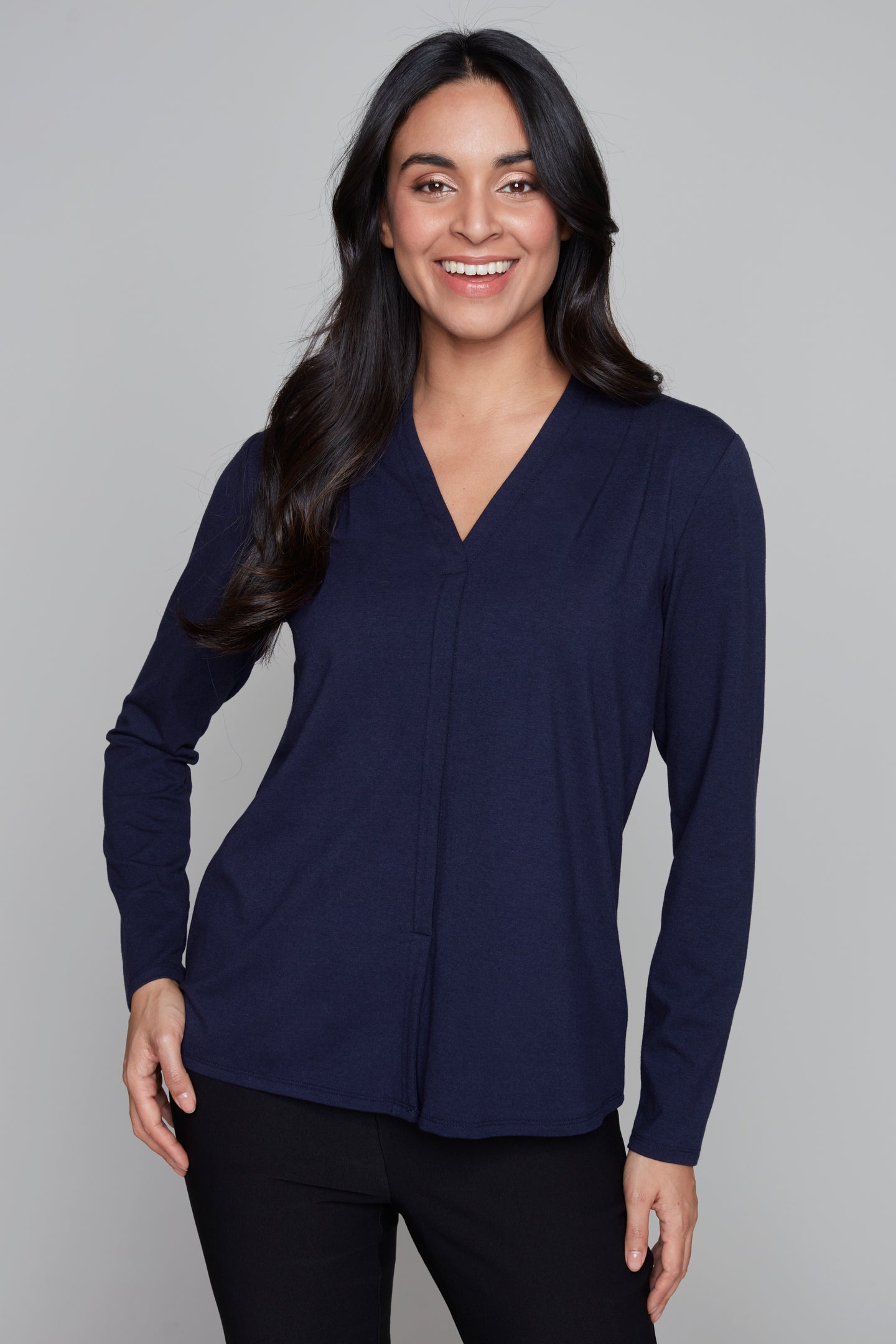 Basics v-neck long sleeve lined top